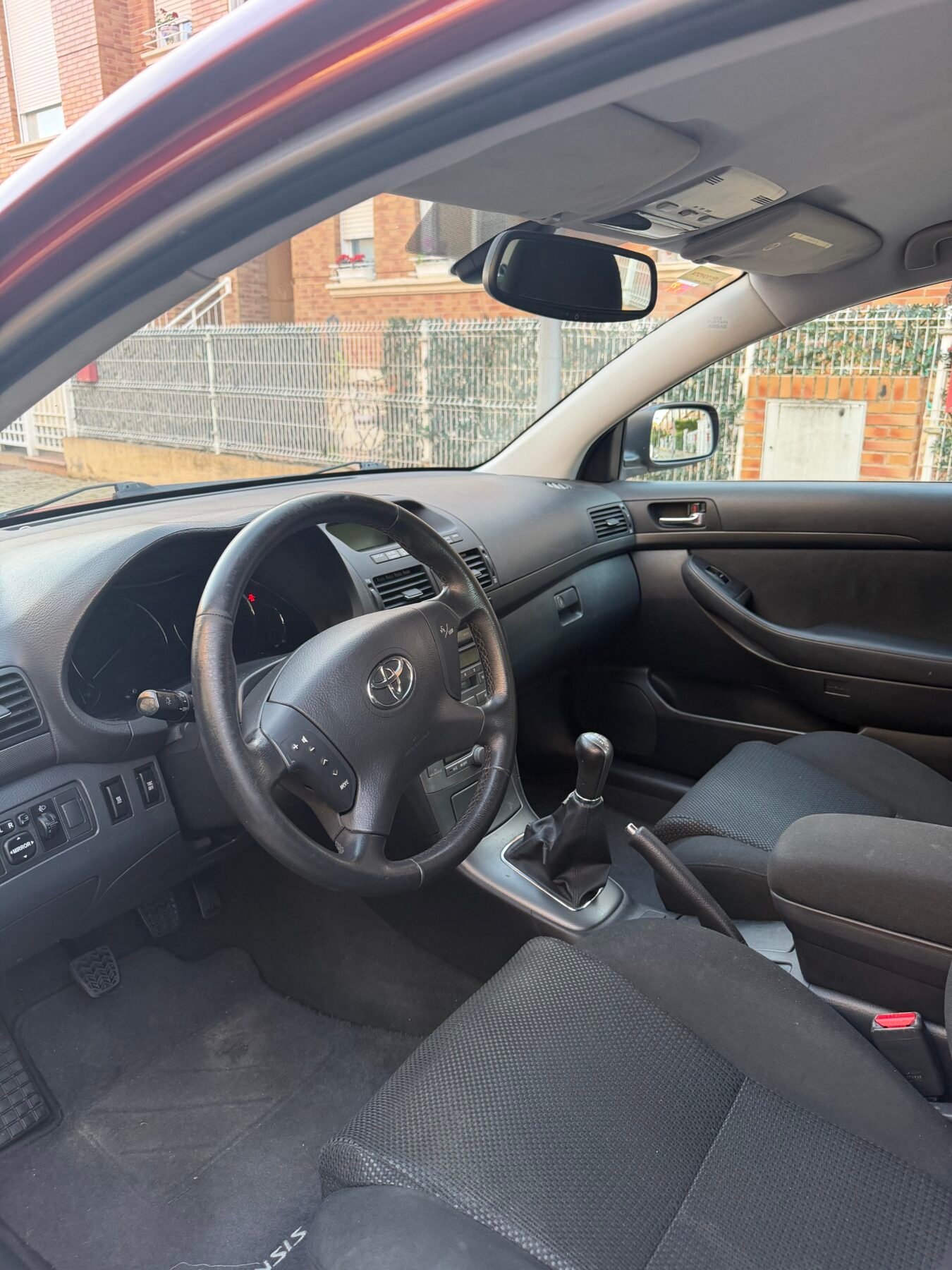 TOYOTA AVENSIS 2.0D-4D