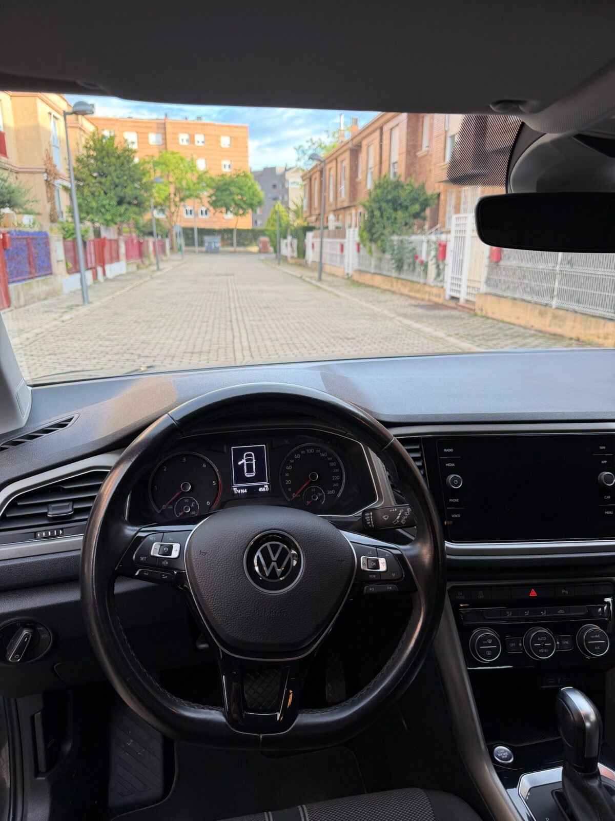 VOLKSWAGEN T-ROC 2.0tdi