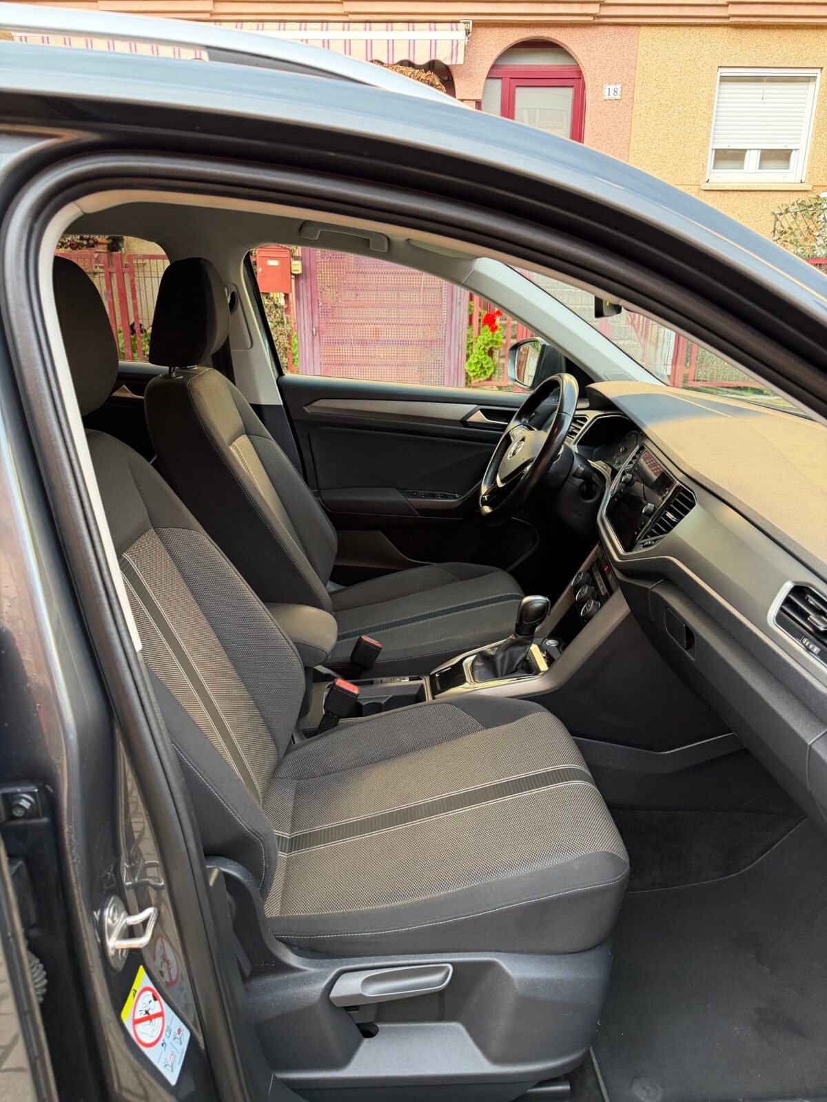 VOLKSWAGEN T-ROC 2.0tdi