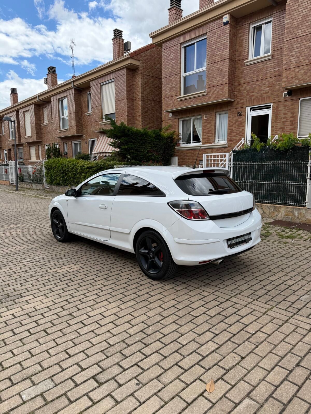 OPEL ASTRA GTC 1.6i