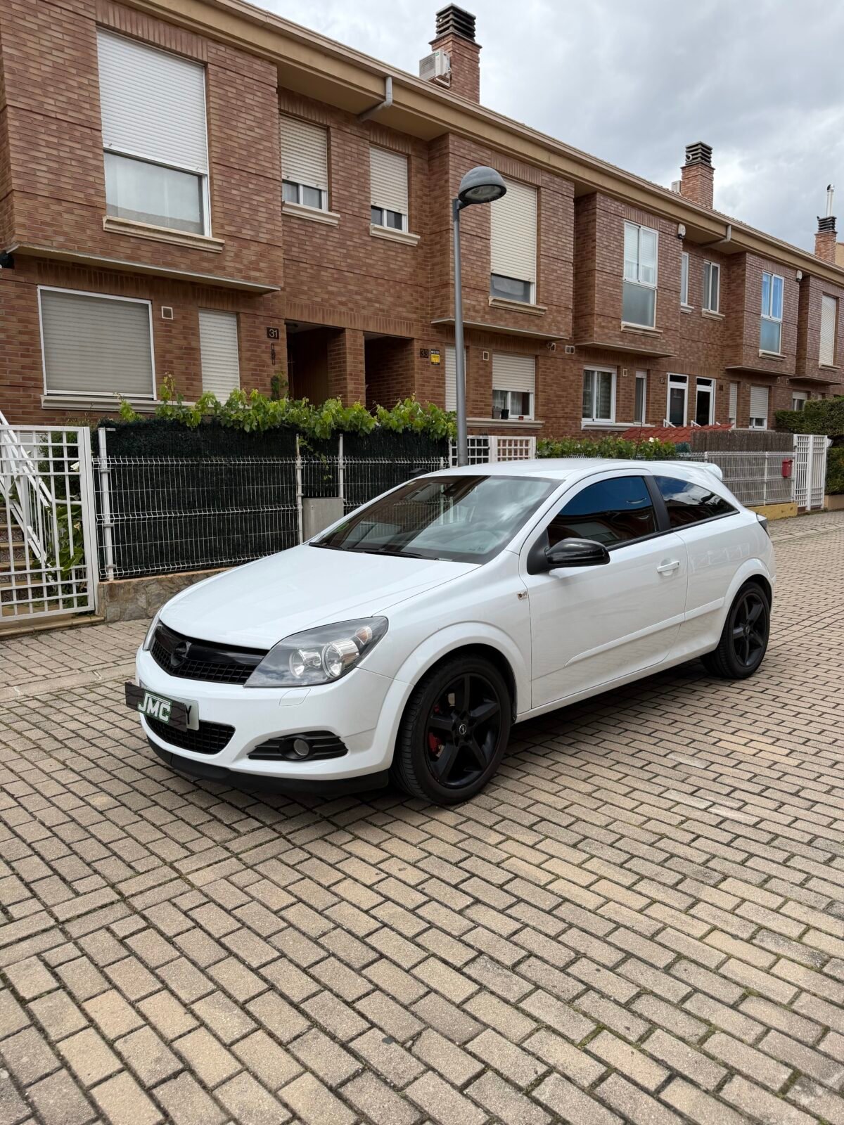 OPEL ASTRA GTC 1.6i