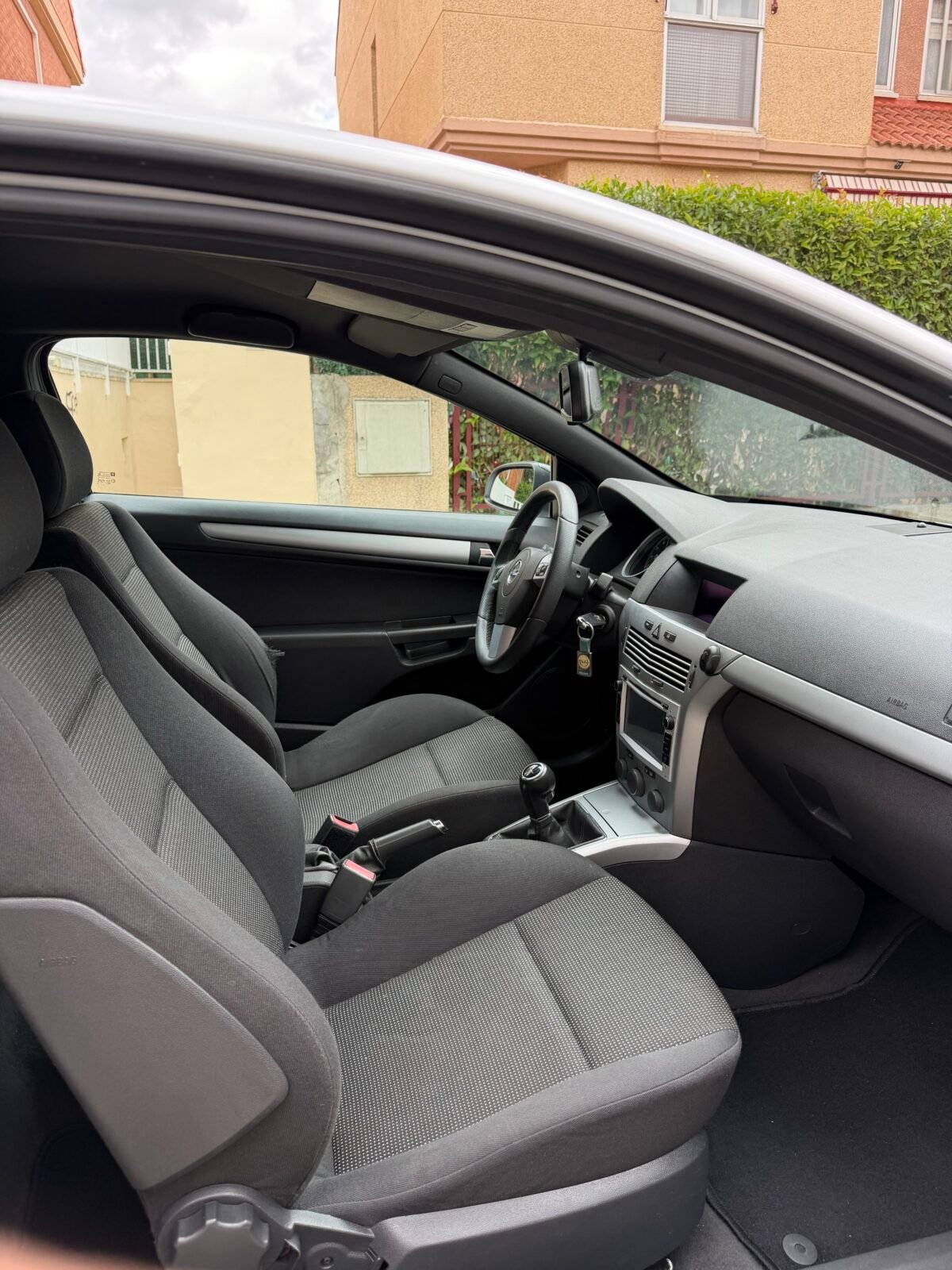 OPEL ASTRA GTC 1.6i