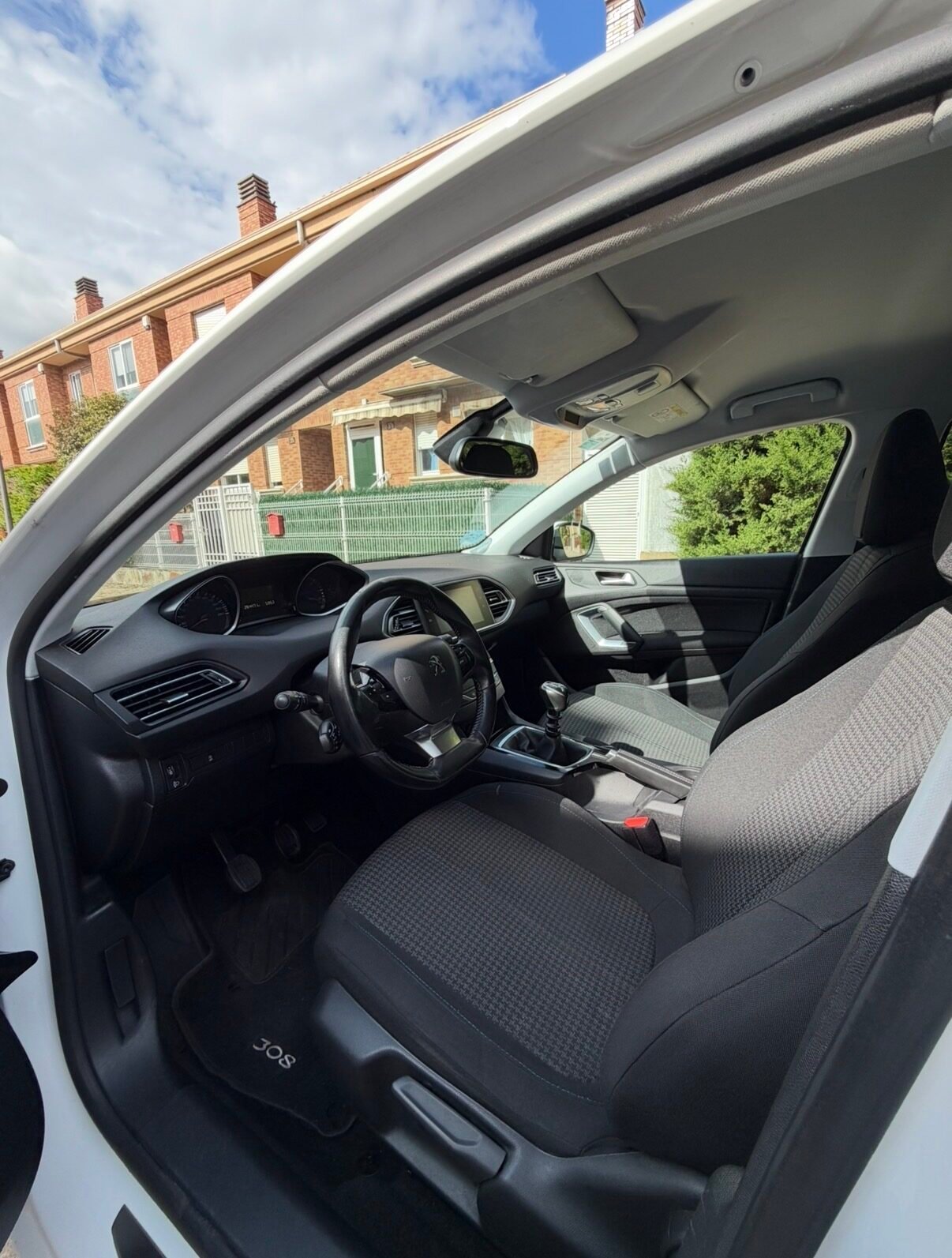 PEUGEOT 308 1.5hdi