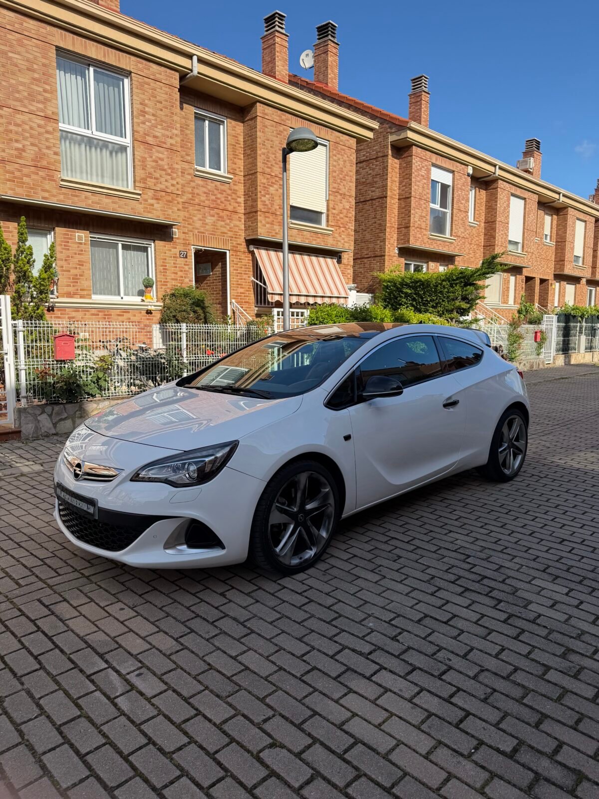 OPEL ASTRA GTC 2.0cdti
