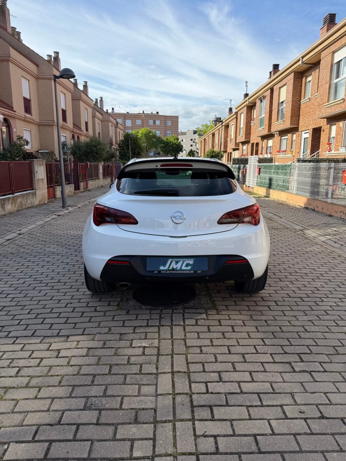 OPEL ASTRA GTC 2.0cdti