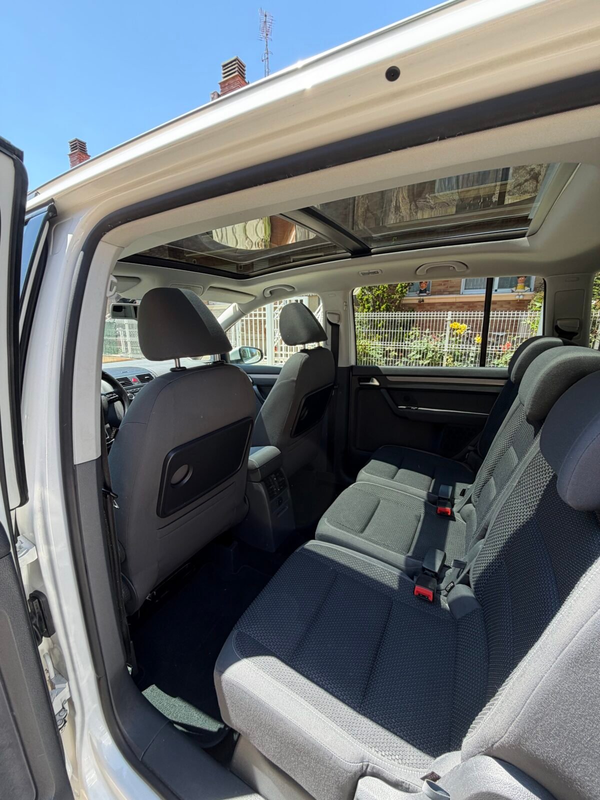 VOLKSWAGEN TOURAN 1.6tdi