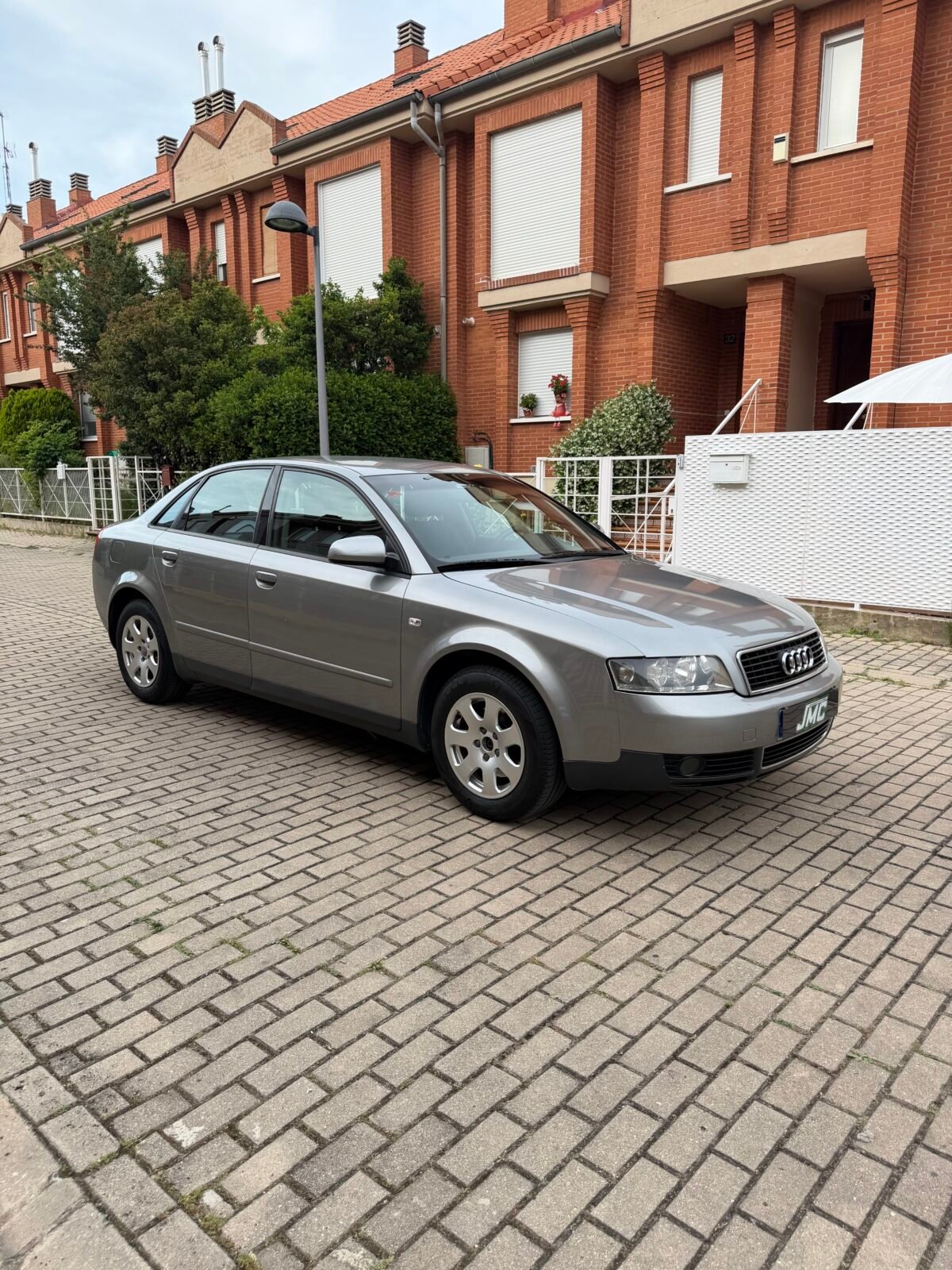 AUDI A4 2.0i