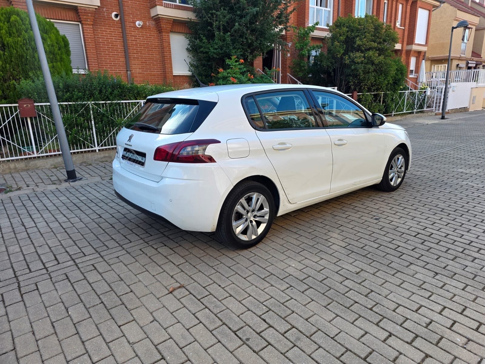 PEUGEOT 308 1.5hdi