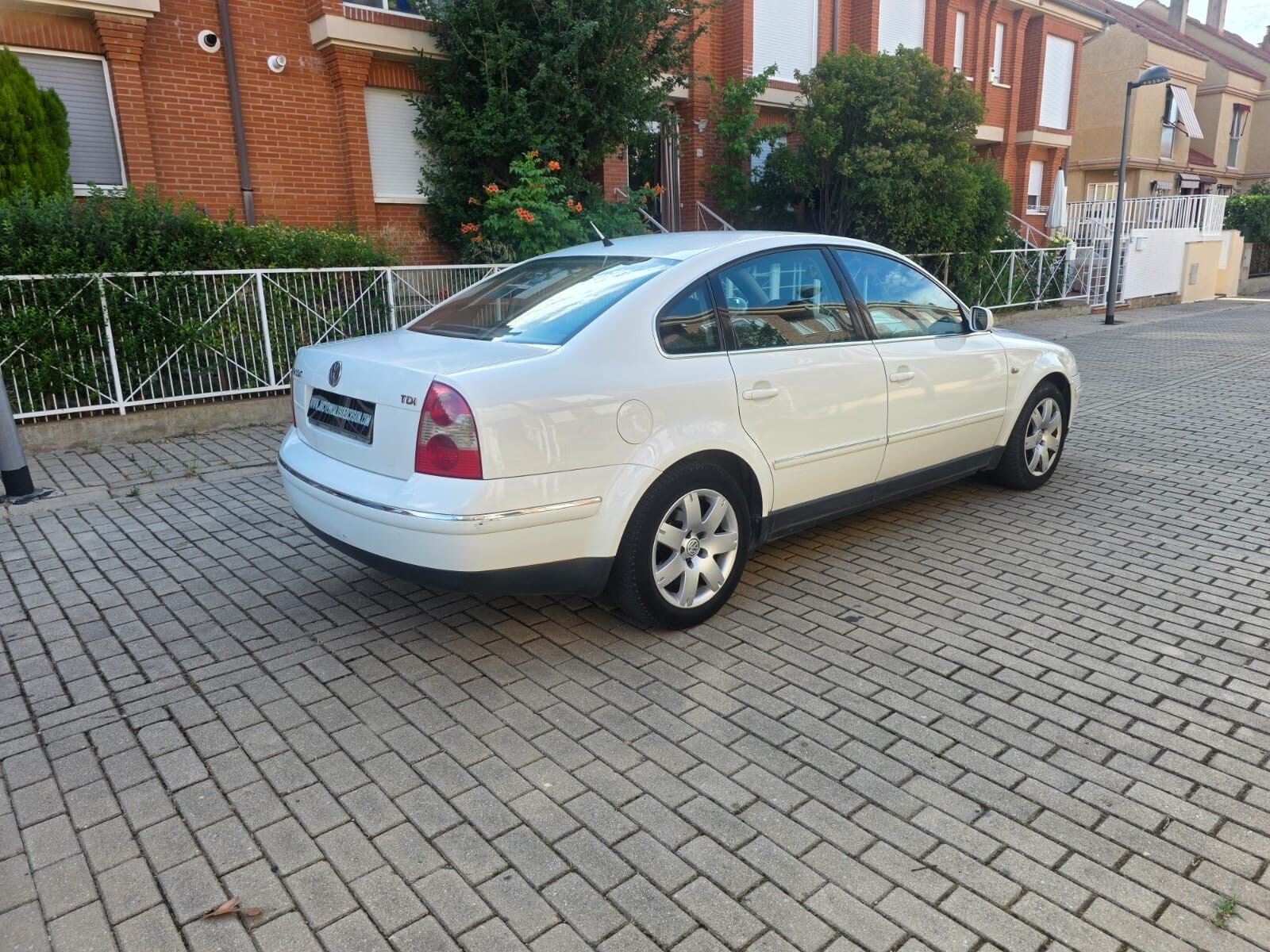 VOLKSWAGEN PASSAT 1.9TDI