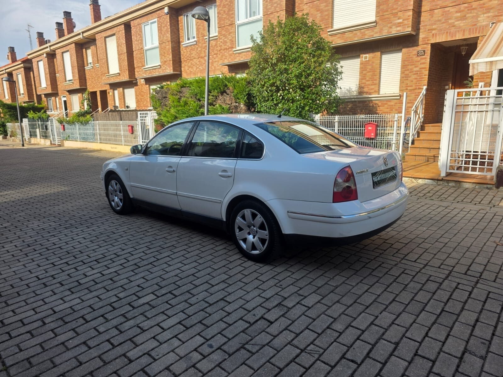 VOLKSWAGEN PASSAT 1.9TDI