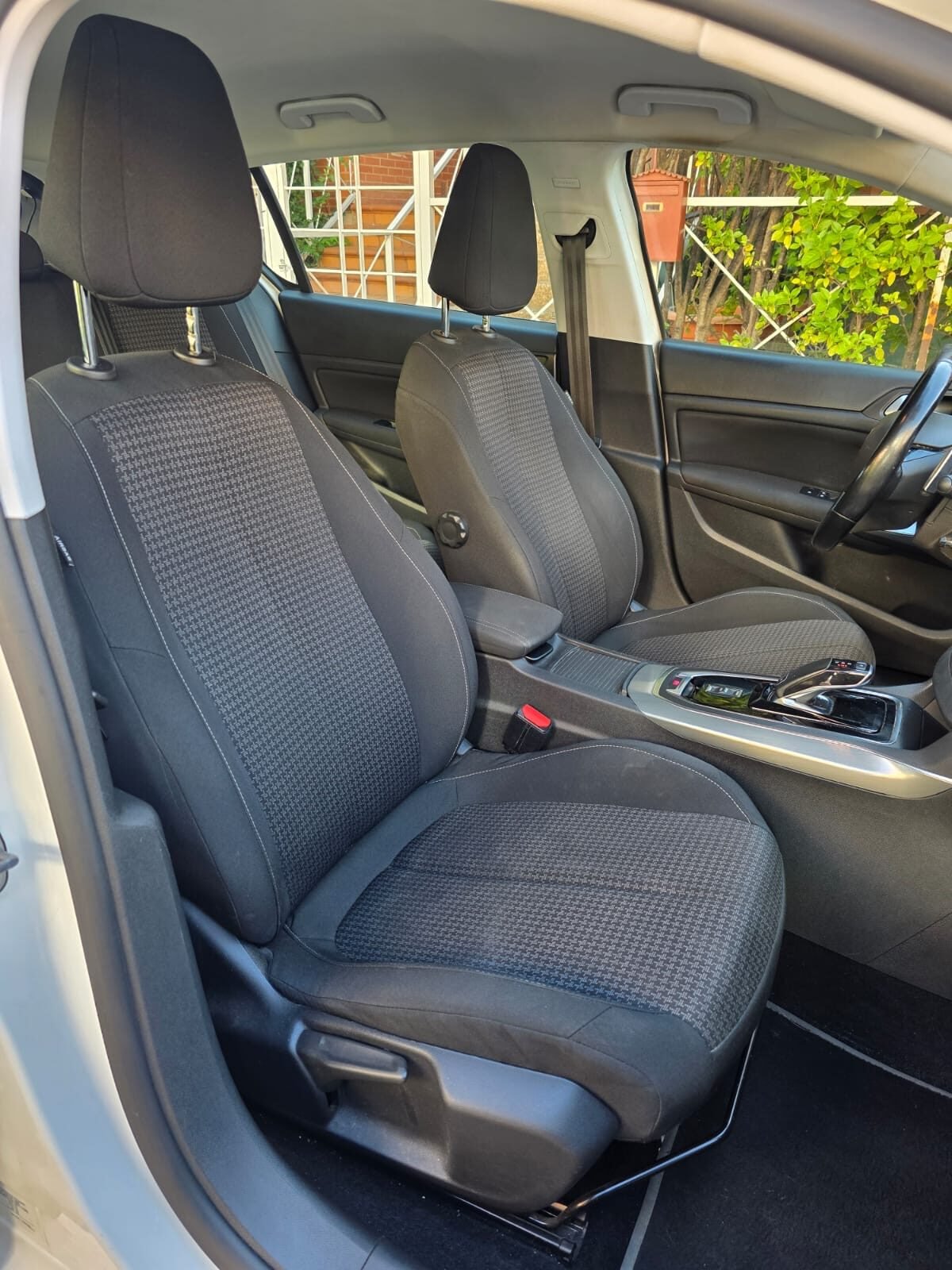 PEUGEOT 308 1.5hdi