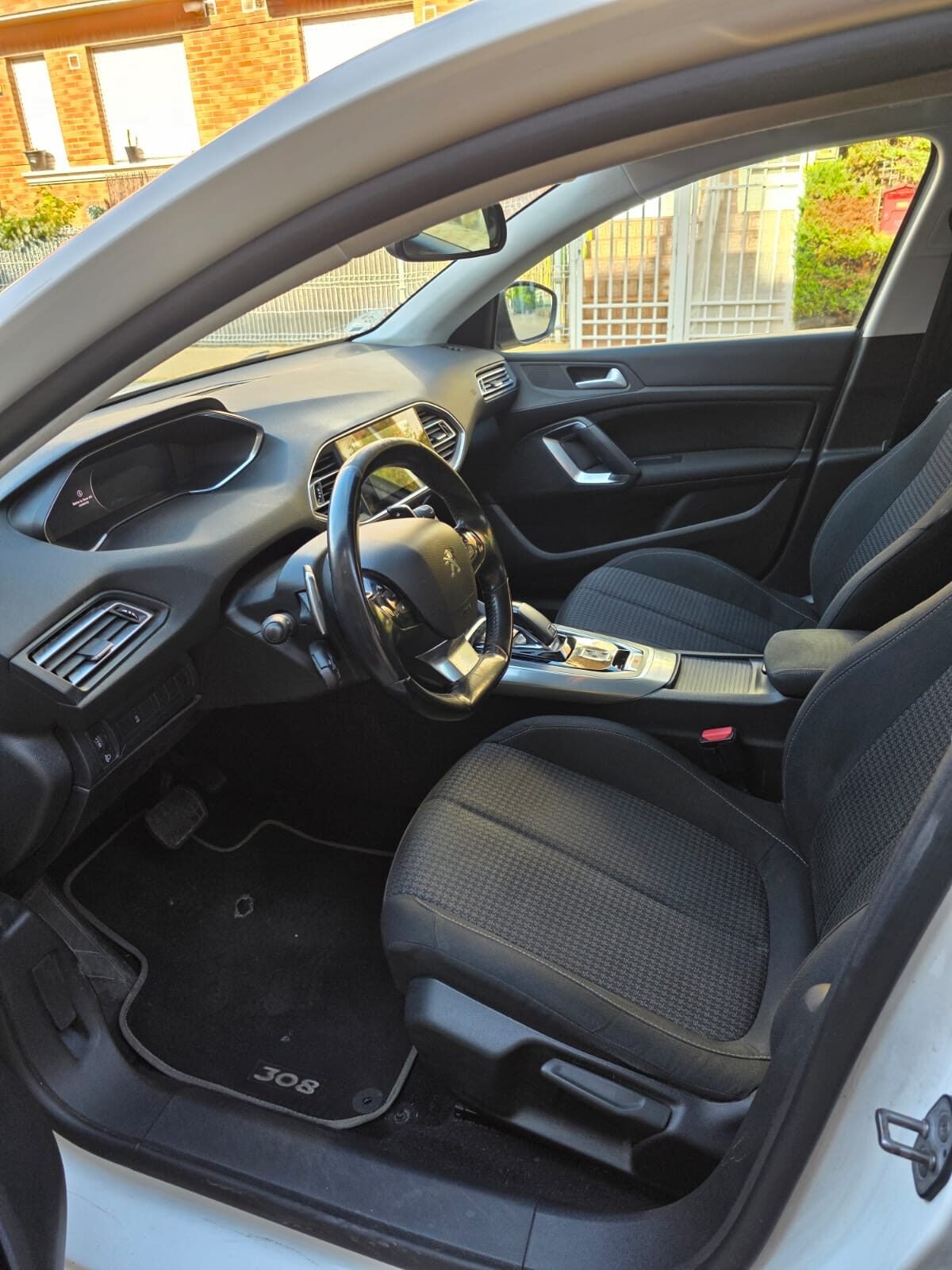 PEUGEOT 308 1.5hdi