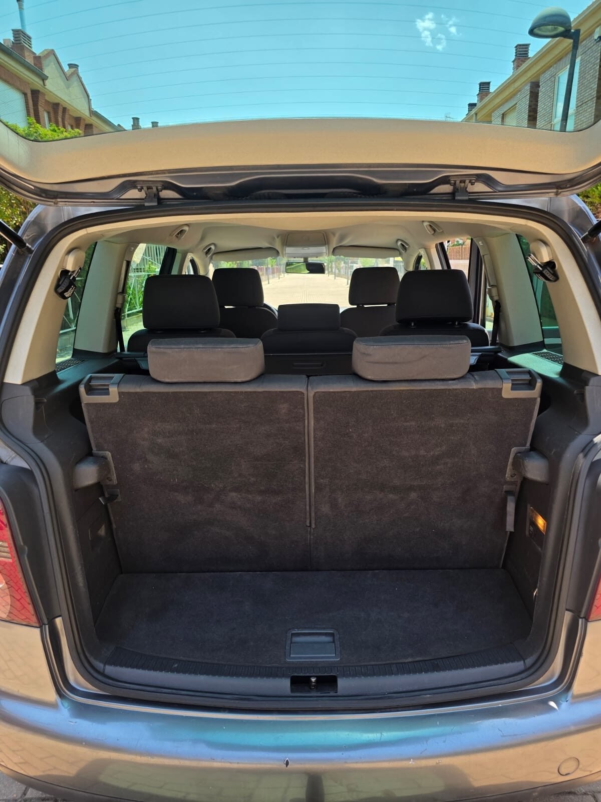 VOLKSWAGEN TOURAN 1.9TDI